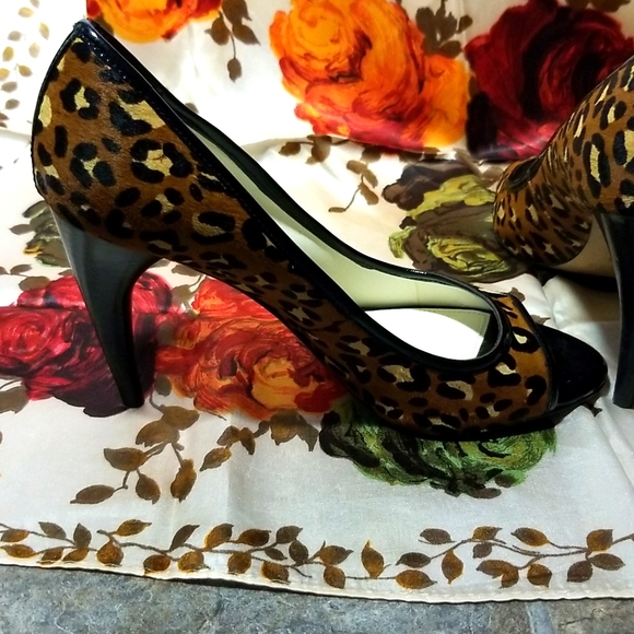 Sz 8 "Via Spiga" Cow Fur/Leather Peep Toe Pumps - Picture 5 of 8